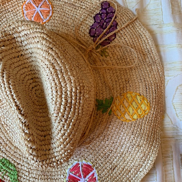 Hand embroidered free people floppy sun hat :’)